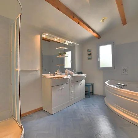 Matha By Interhome Feriehus Saint-Pierre-d'Oleron